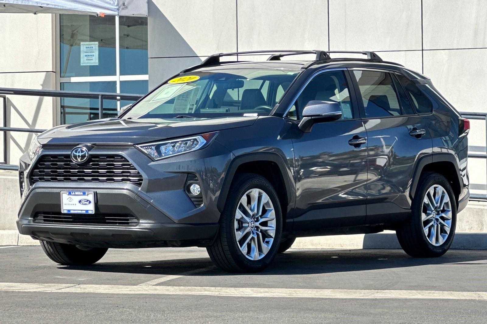 2020 Toyota RAV4 XLE Premium photo 6