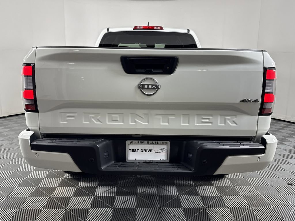 2025 Nissan Frontier SV photo 5