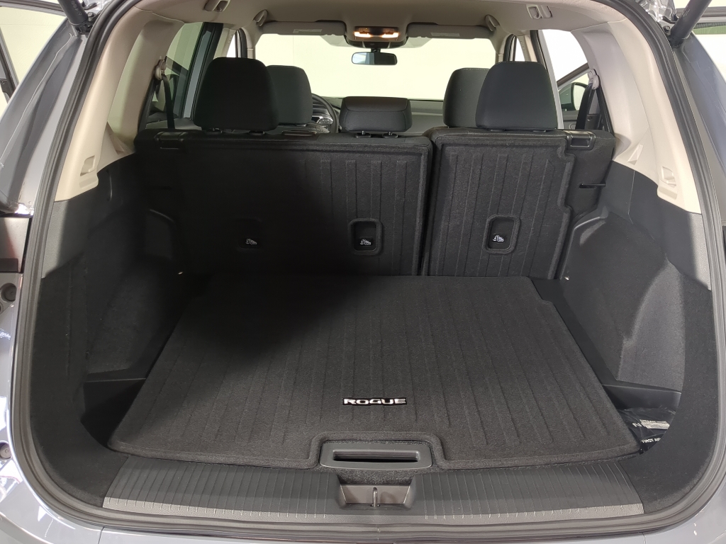 2026 Nissan Rogue SV photo 13