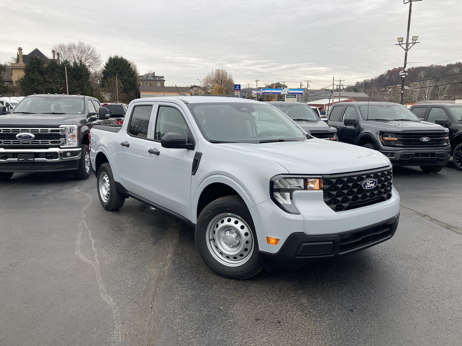 2025 Ford Maverick XL's photo