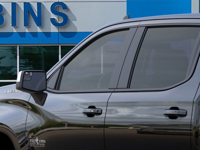 2026 Chevrolet Silverado 1500 LT photo 3