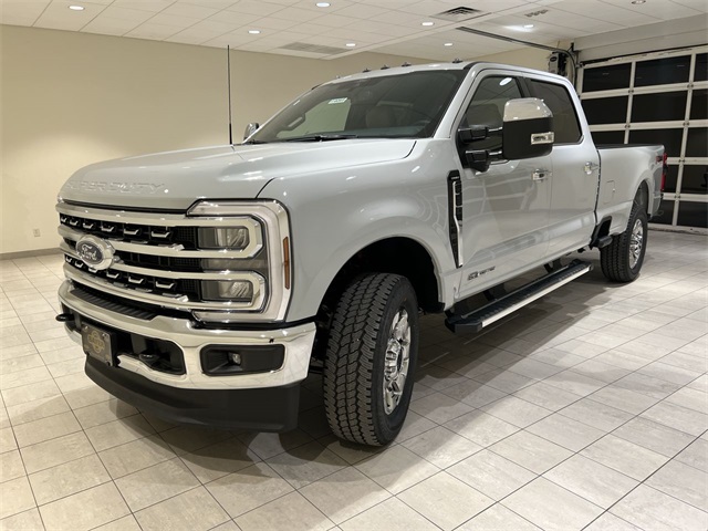 2026 Ford F-350 Super Duty Lariat's photo