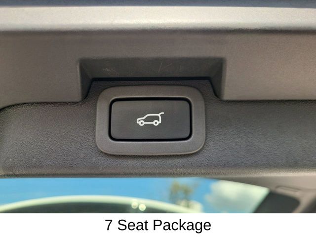 2018 Land Rover Discovery SE photo 6