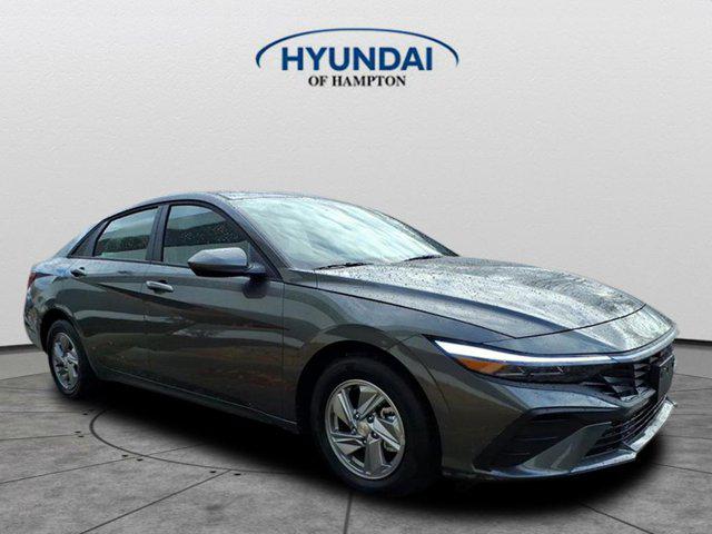 2026 Hyundai Elantra SE's photo