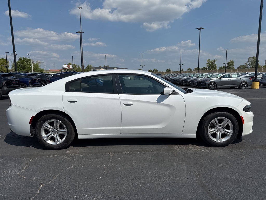 2022 Dodge Charger SXT photo 2