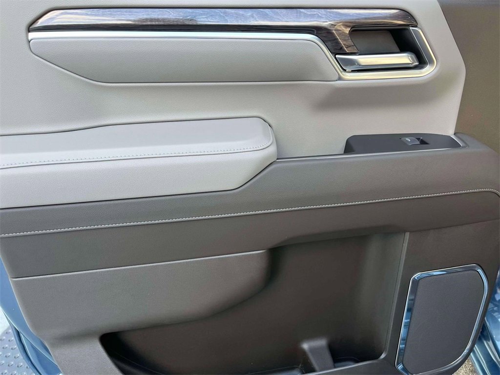 2024 Chevrolet Silverado 1500 LTZ photo 16