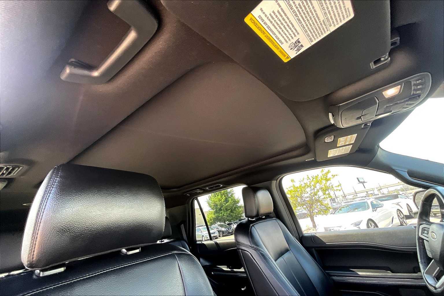 2020 Ford Expedition XLT photo 12