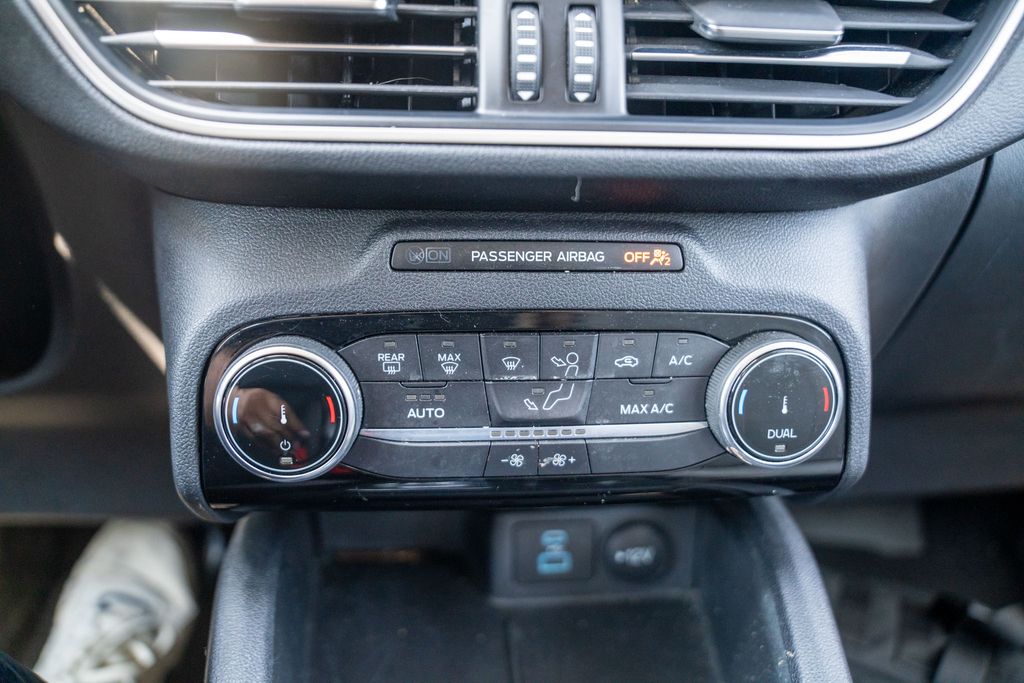 2022 Ford Escape SE photo 26