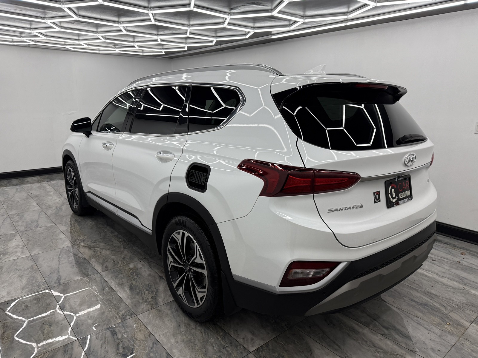 2019 Hyundai Santa Fe Ultimate photo 2