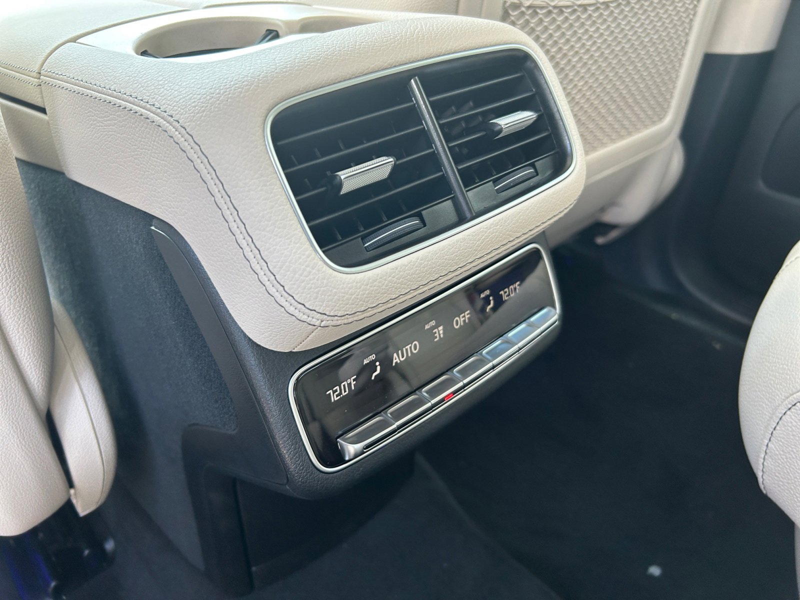 2025 Mercedes Benz GLS 450 4MATIC photo 20