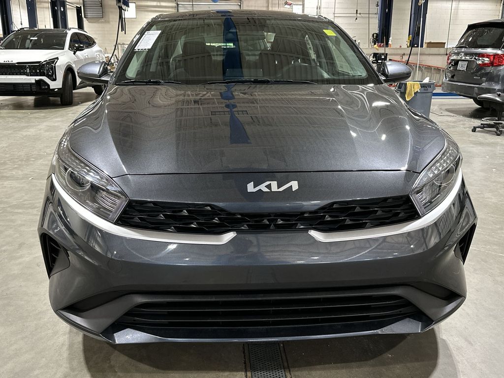 2023 Kia Forte LXS photo 3