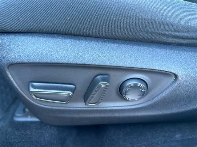 2021 Toyota RAV4 XLE photo 13