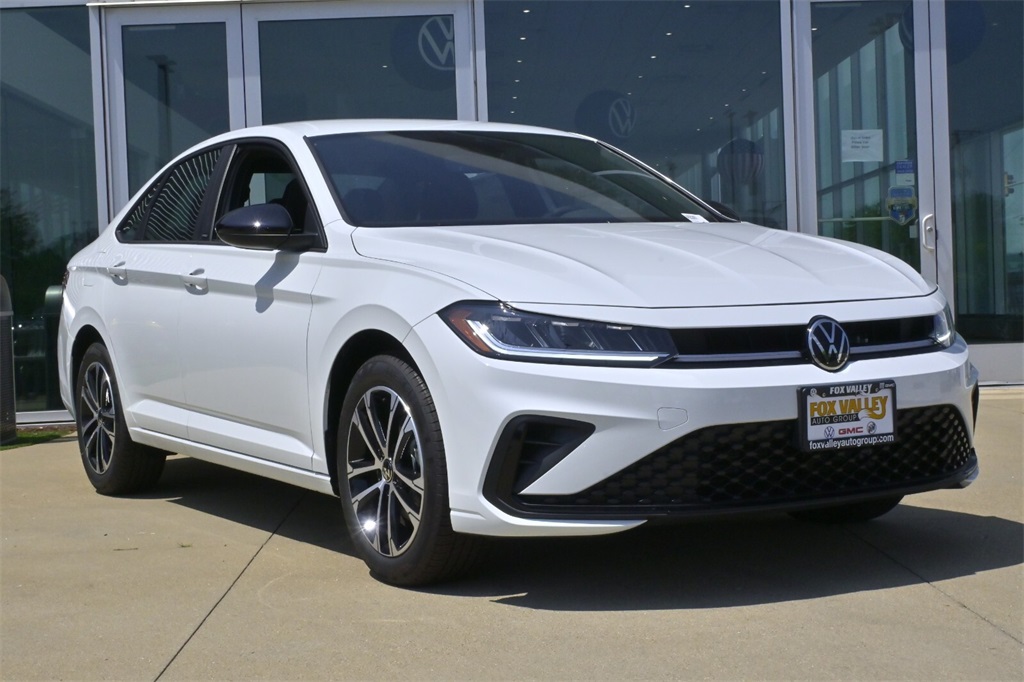 2025 Volkswagen Jetta Sport's photo