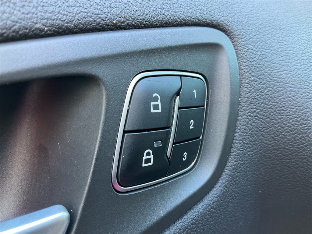 2017 Ford Escape Titanium photo 32