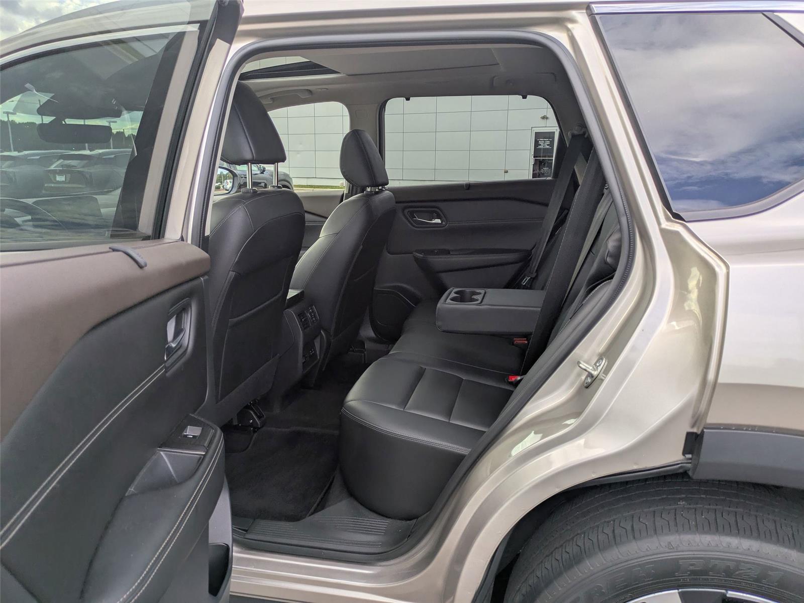 2022 Nissan Rogue SL photo 22