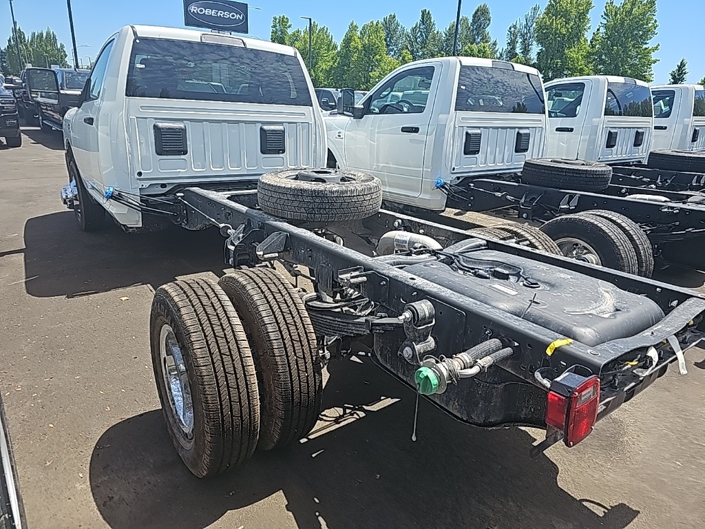 2024 Ram 3500 Tradesman photo 2