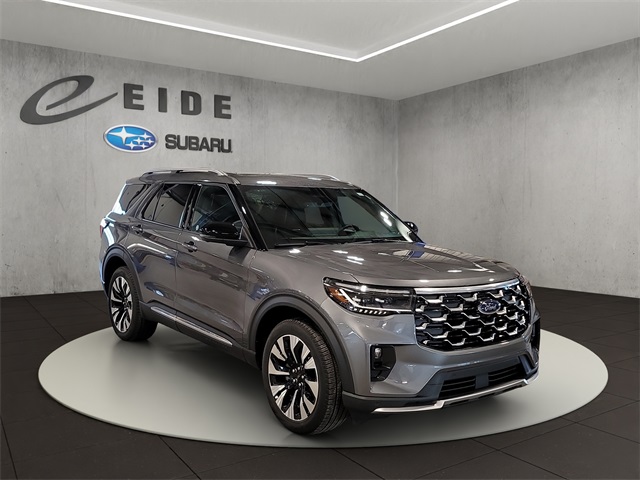 2025 Ford Explorer Platinum's photo