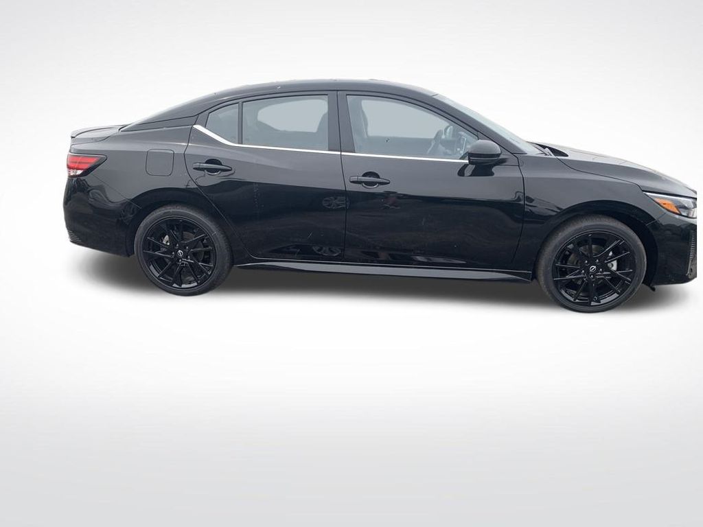 2025 Nissan Sentra SR photo 4