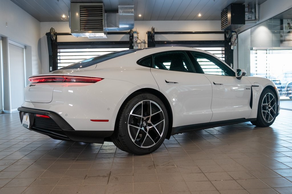 2025 Porsche Taycan S photo 4