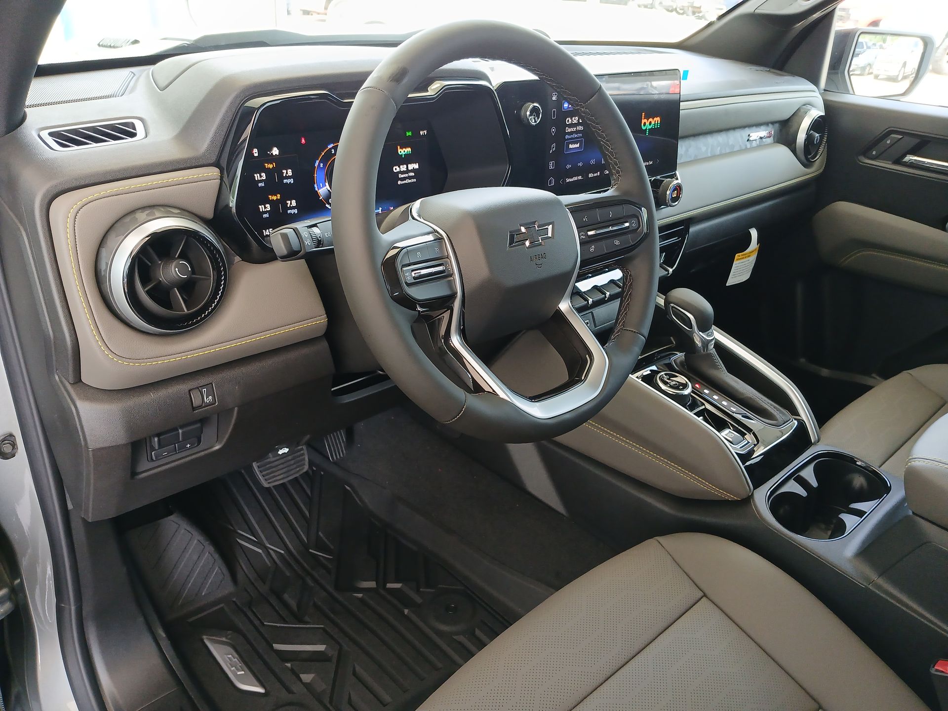 2025 Chevrolet Colorado ZR2 photo 9