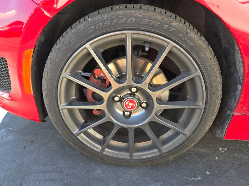 2016 Fiat 500 Abarth photo 3