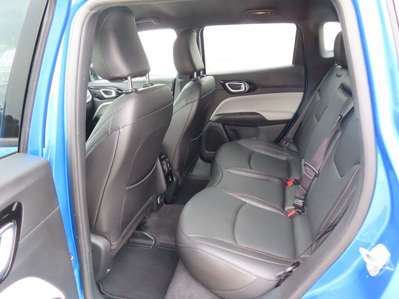 2024 Jeep Compass Limited photo 9
