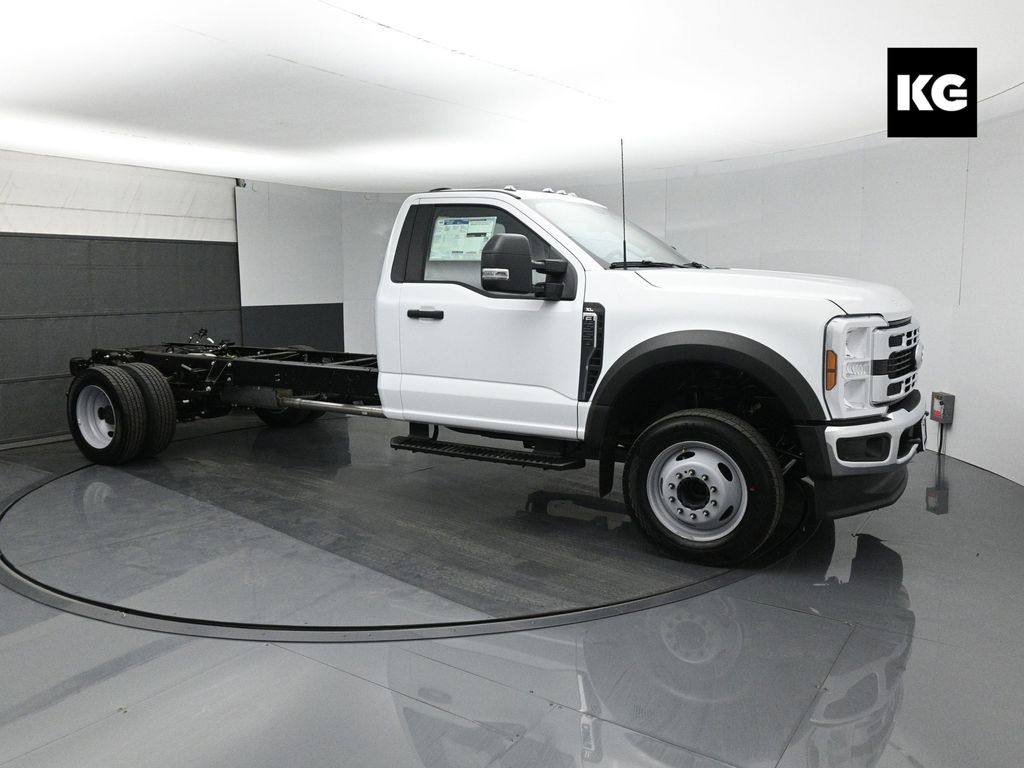 2025 Ford F-550 Super Duty Chassis Cab XL's photo