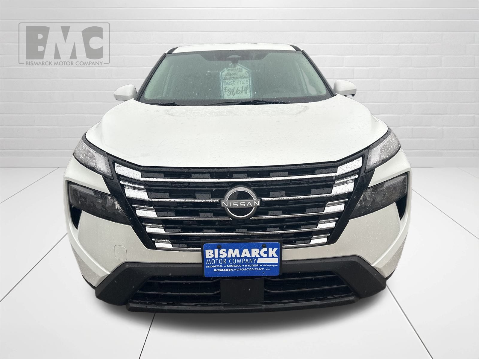2026 Nissan Rogue SV photo 2