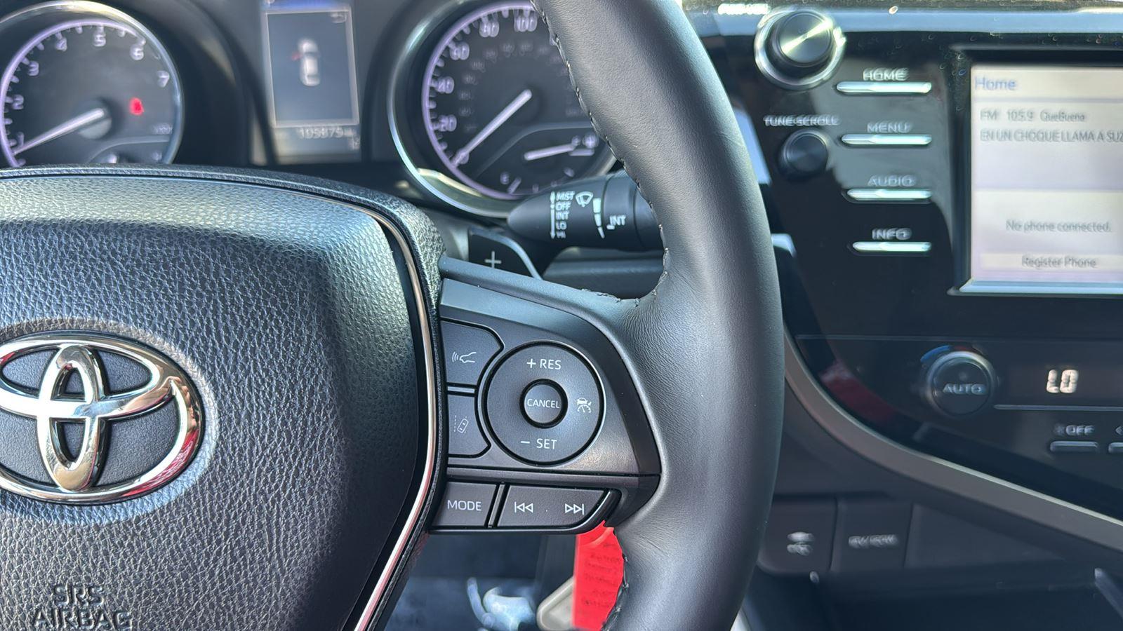 2018 Toyota Camry SE photo 16