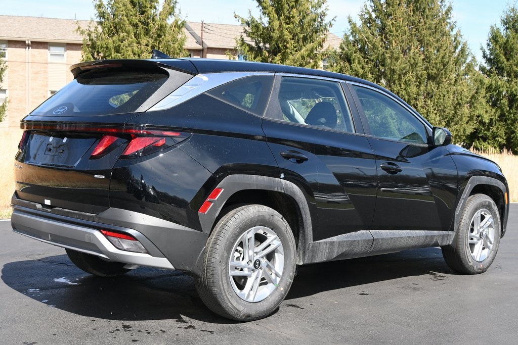 2025 Hyundai Tucson SE photo 3