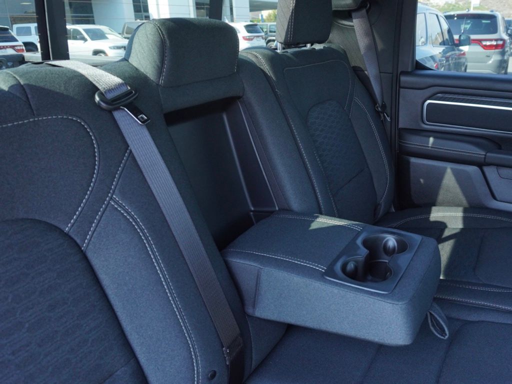 New 2026 Granite Crystal Metallic Clear-Coat Exterior Paint RAM Big Horn Sport Appearance Edition image 25