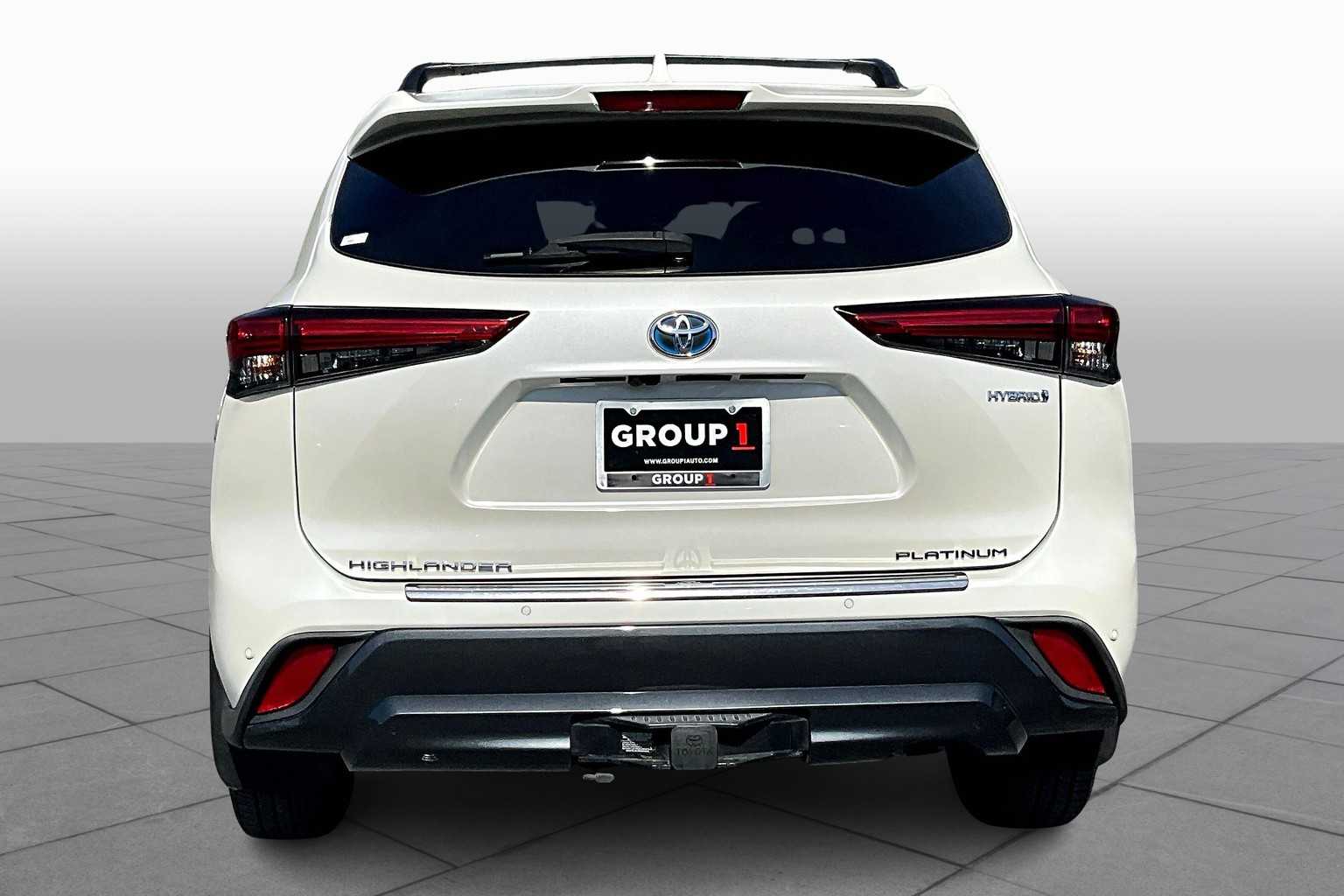 2021 Toyota Highlander Hybrid Platinum photo 3