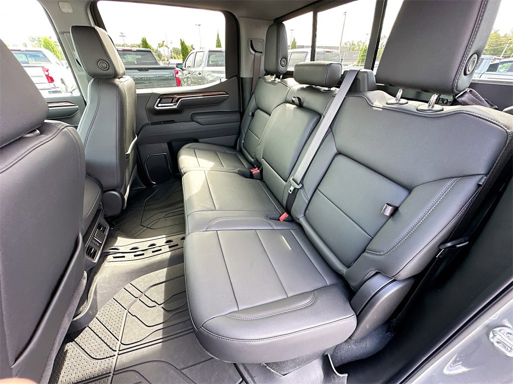 2025 Chevrolet Silverado 1500 LT photo 15