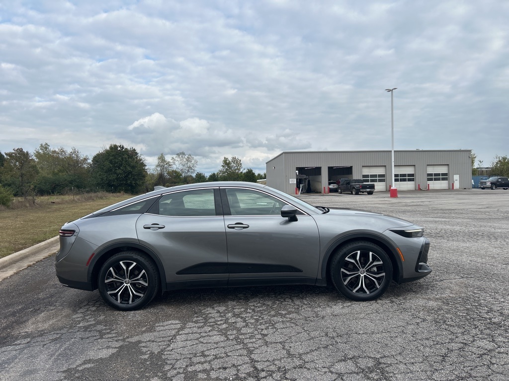 2023 Toyota Crown Limited photo 4