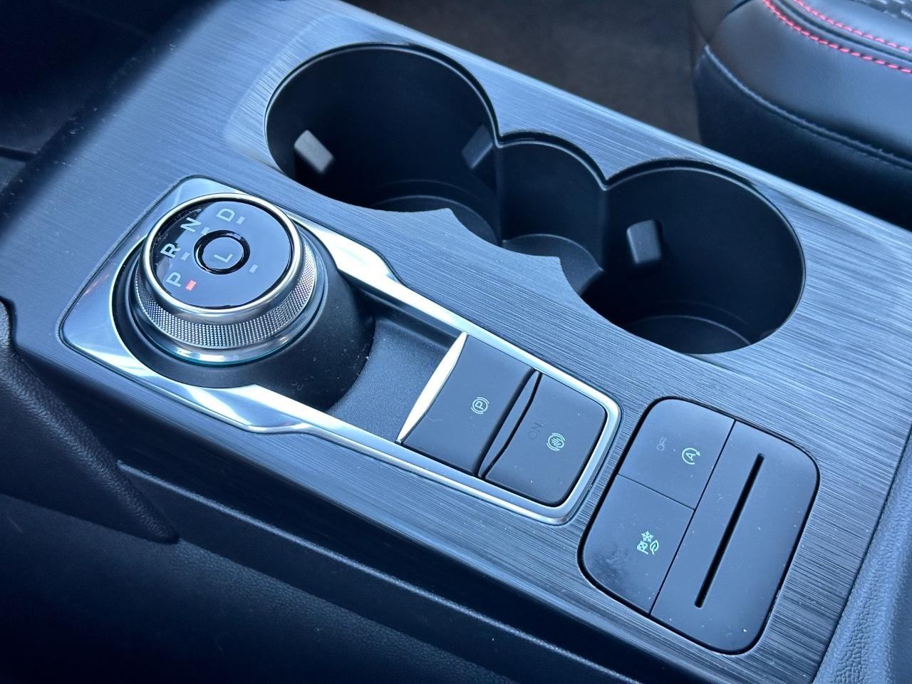 2025 Ford Escape ST-Line photo 14