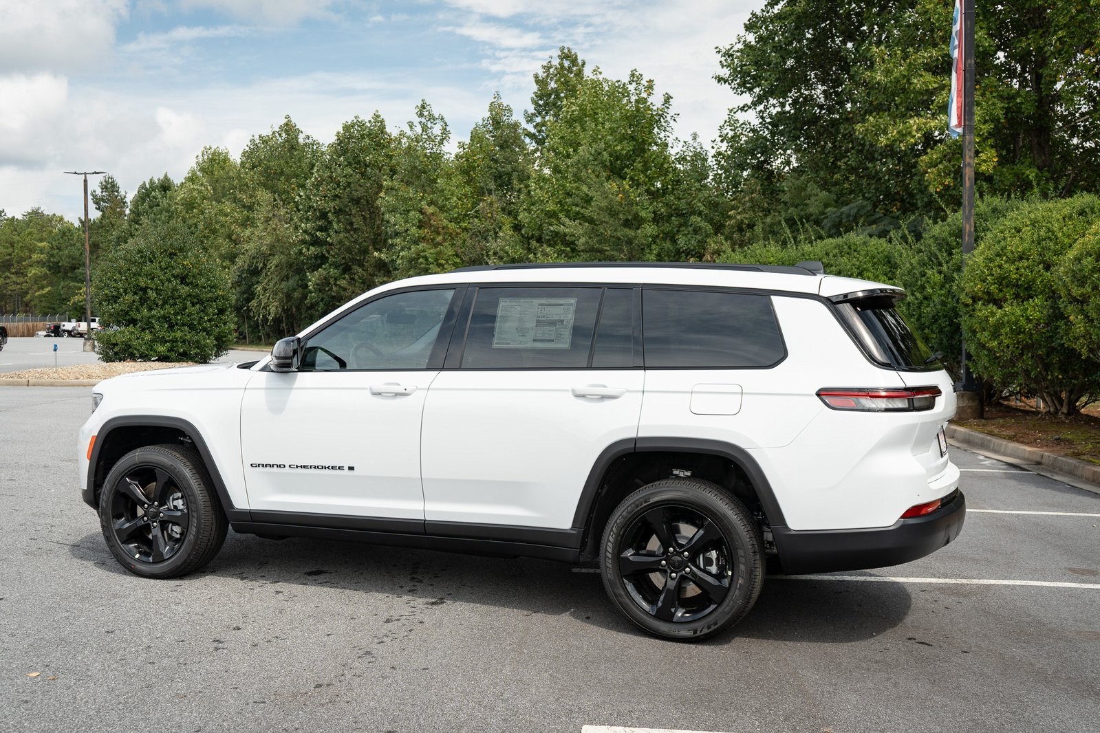 2025 Jeep Grand Cherokee Altitude X photo 3