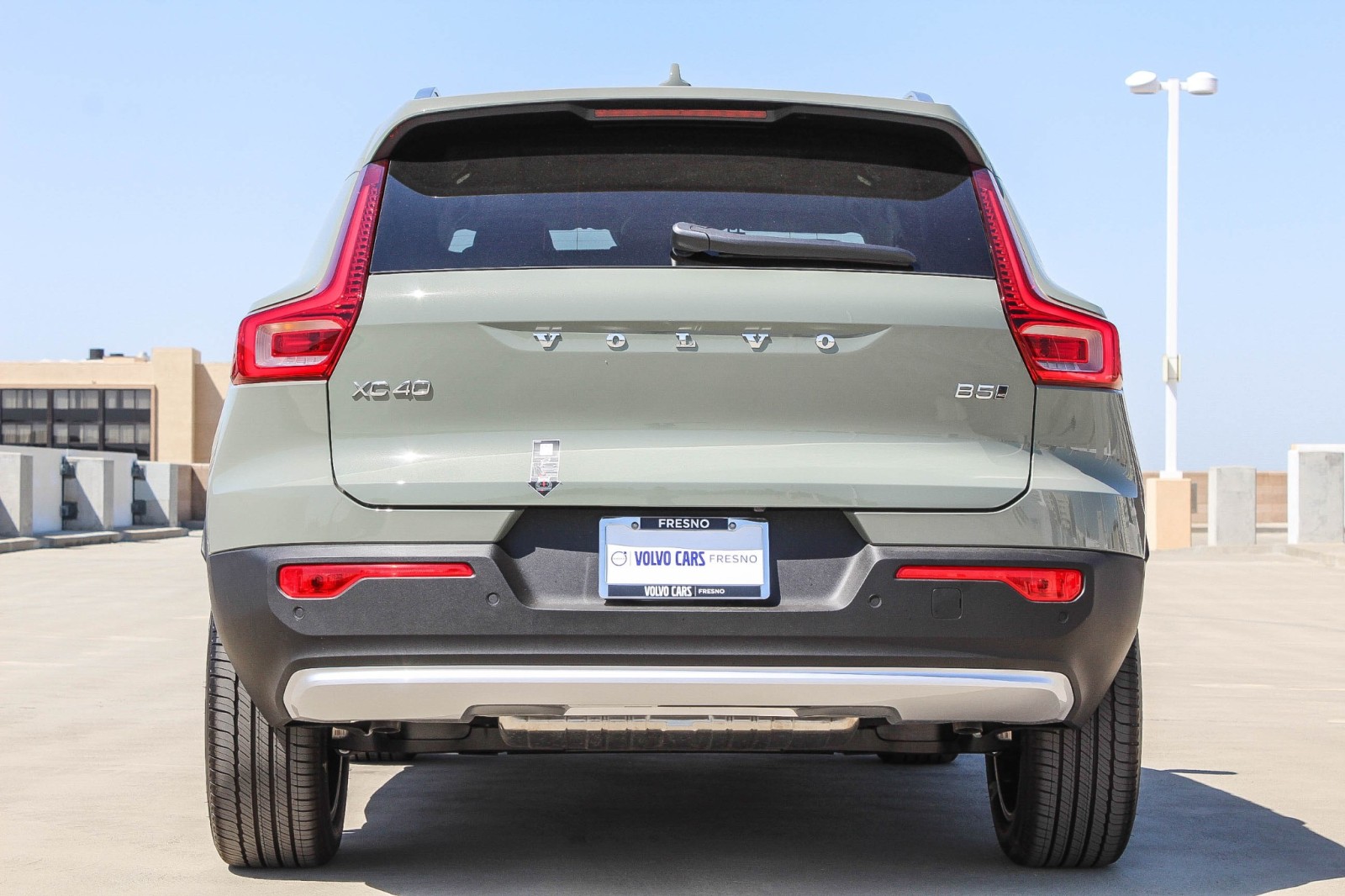 2024 Volvo XC40 Plus photo 6