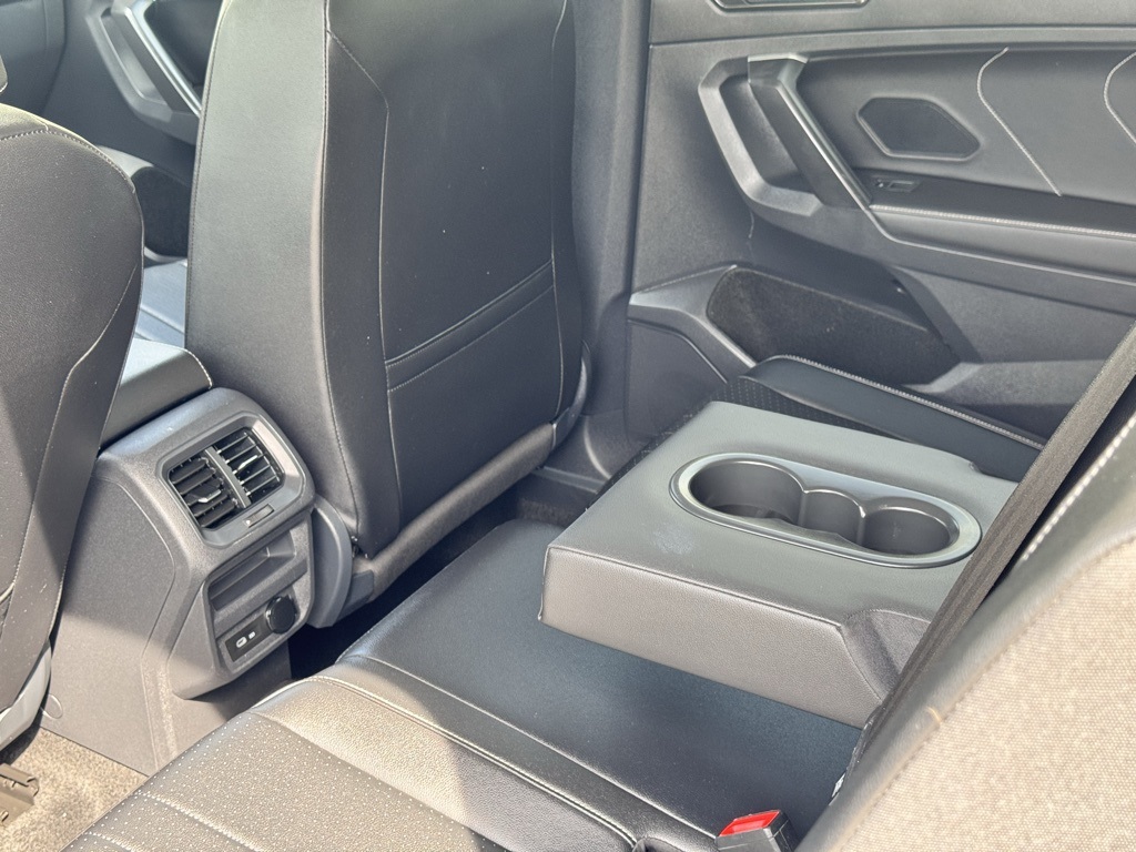 2024 Volkswagen Tiguan SE Wolfsburg Edition photo 19