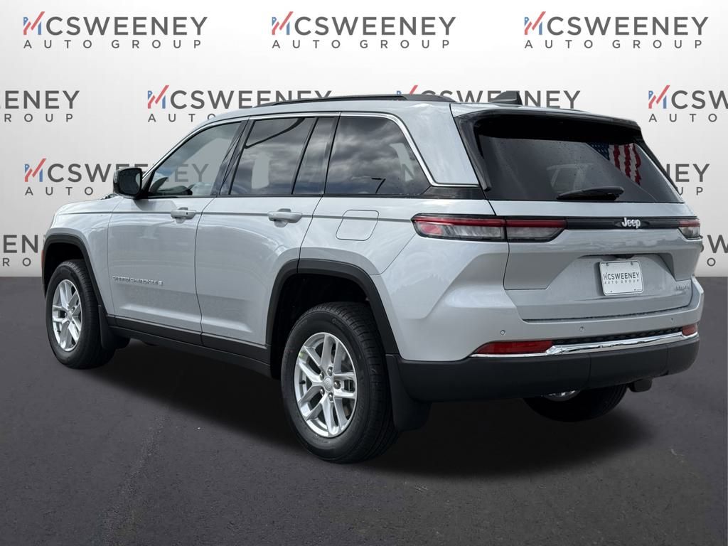 2025 Jeep Grand Cherokee Laredo X photo 3