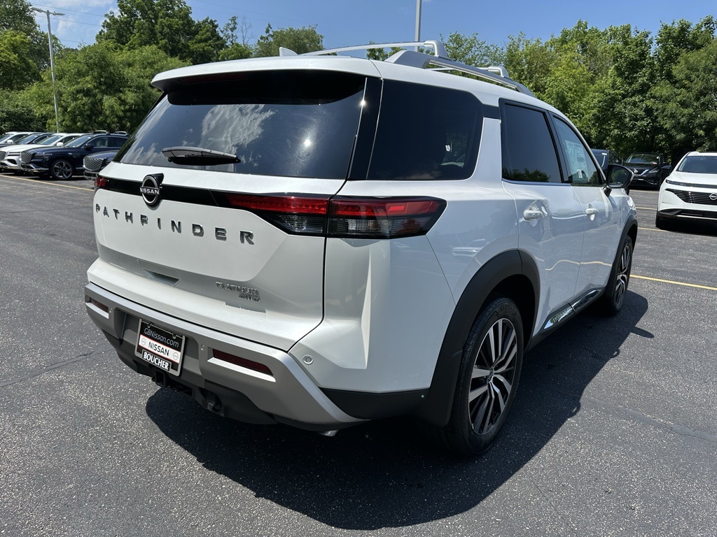 2025 Nissan Pathfinder Platinum photo 3