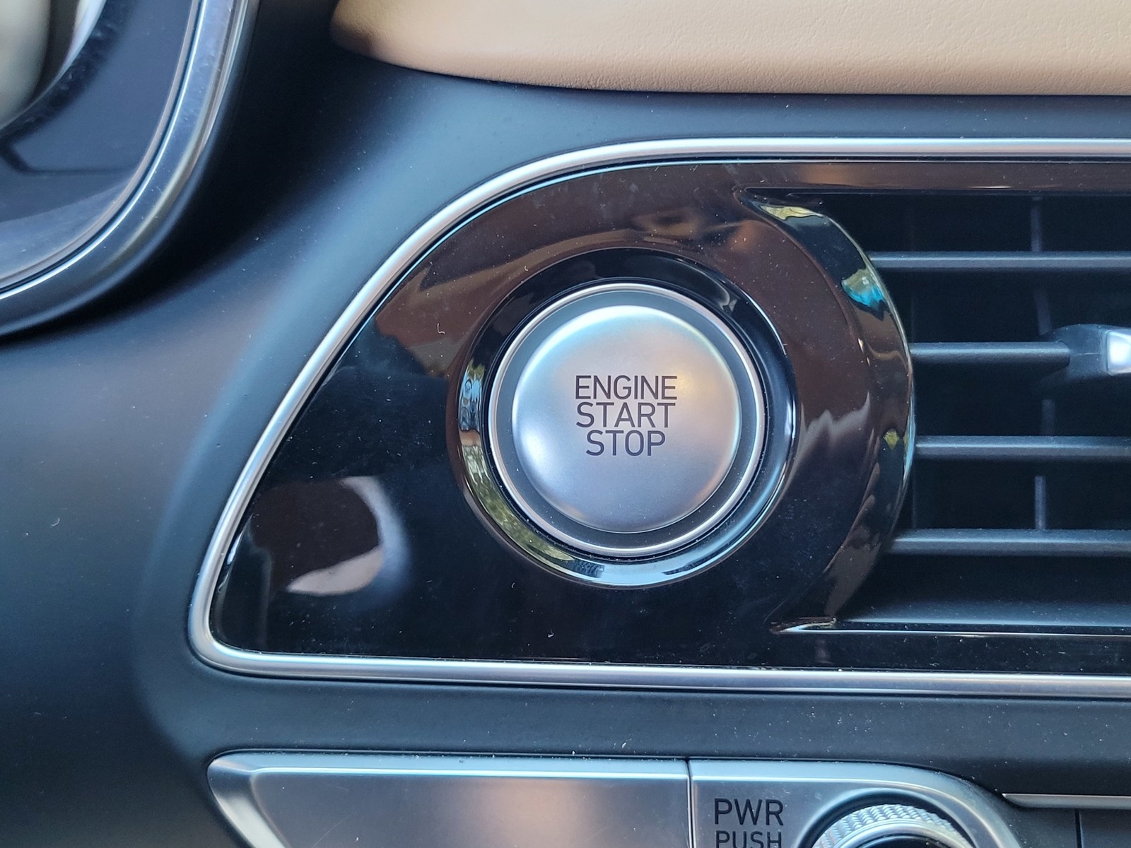 2022 Genesis G70 3.3T photo 25
