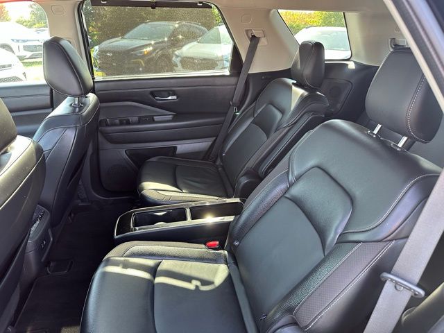 2022 Nissan Pathfinder SL photo 30