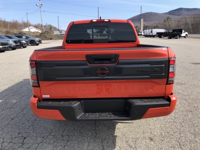 2025 Nissan Frontier PRO-4X photo 4