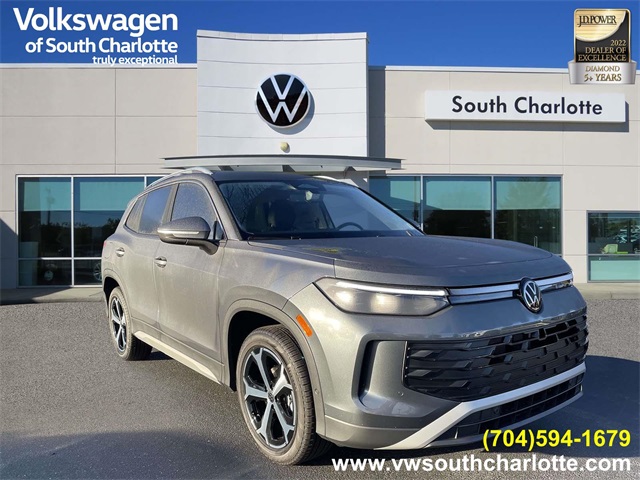 2025 Volkswagen Tiguan SE's photo