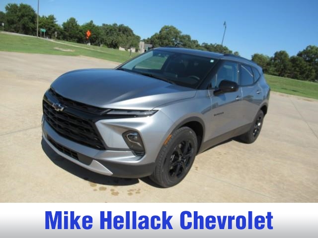 2023 Chevrolet Blazer 2LT photo 2