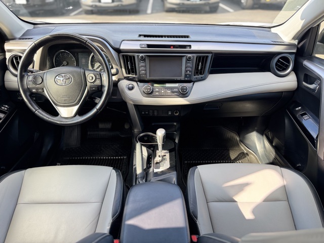 2016 Toyota RAV4 Limited photo 8