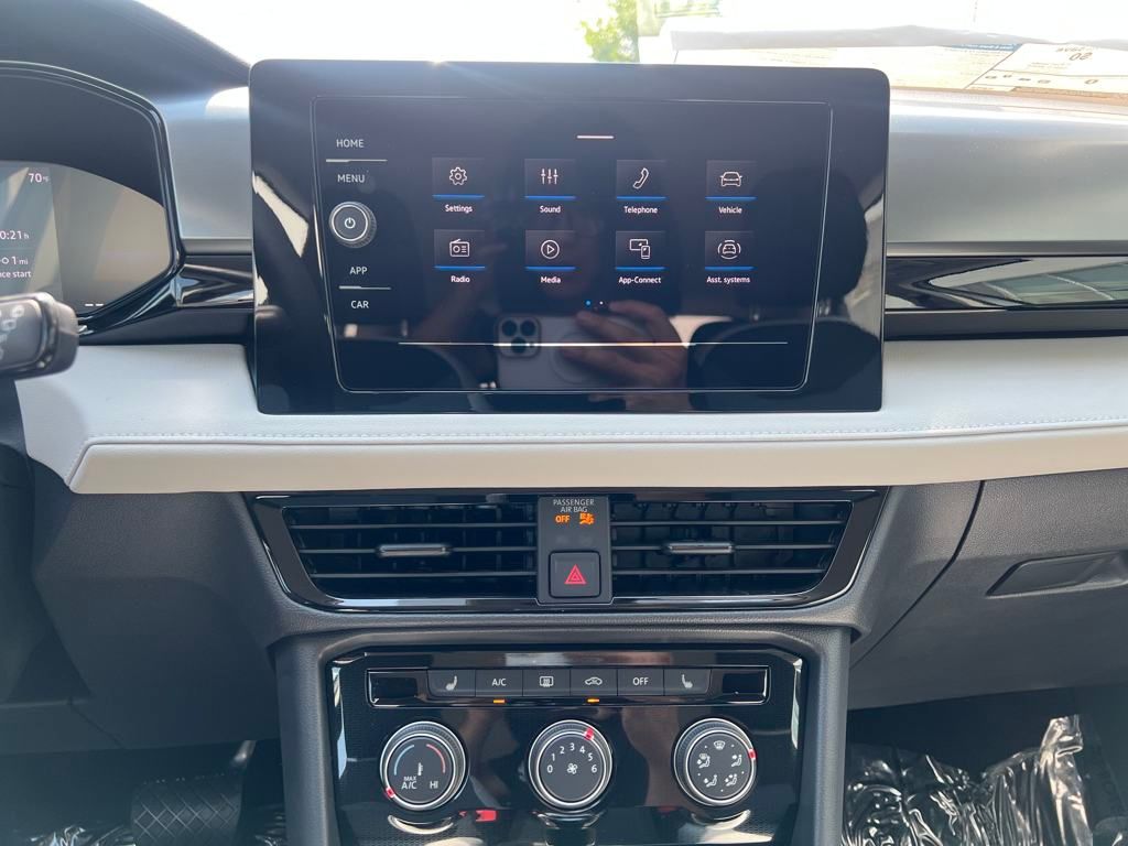 2025 Volkswagen Taos S photo 16