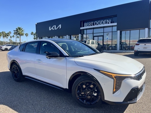 2025 Kia K4 GT-Line Turbo's photo