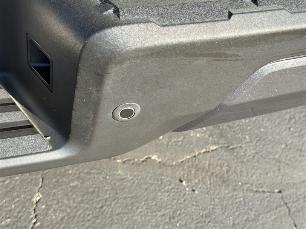 2022 Nissan Frontier SV Crew Cab photo 11