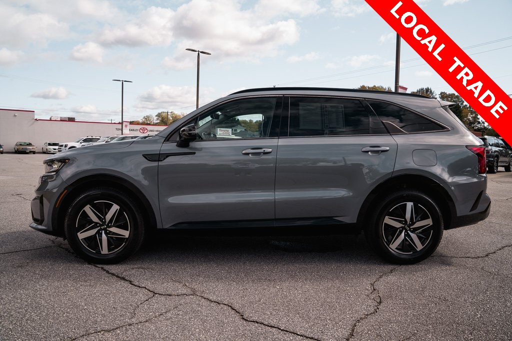 2021 Kia Sorento S photo 2